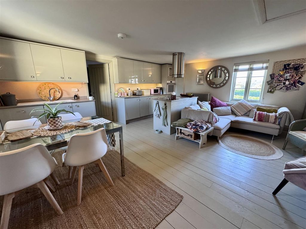 Property photo 2 of 25 Living Area