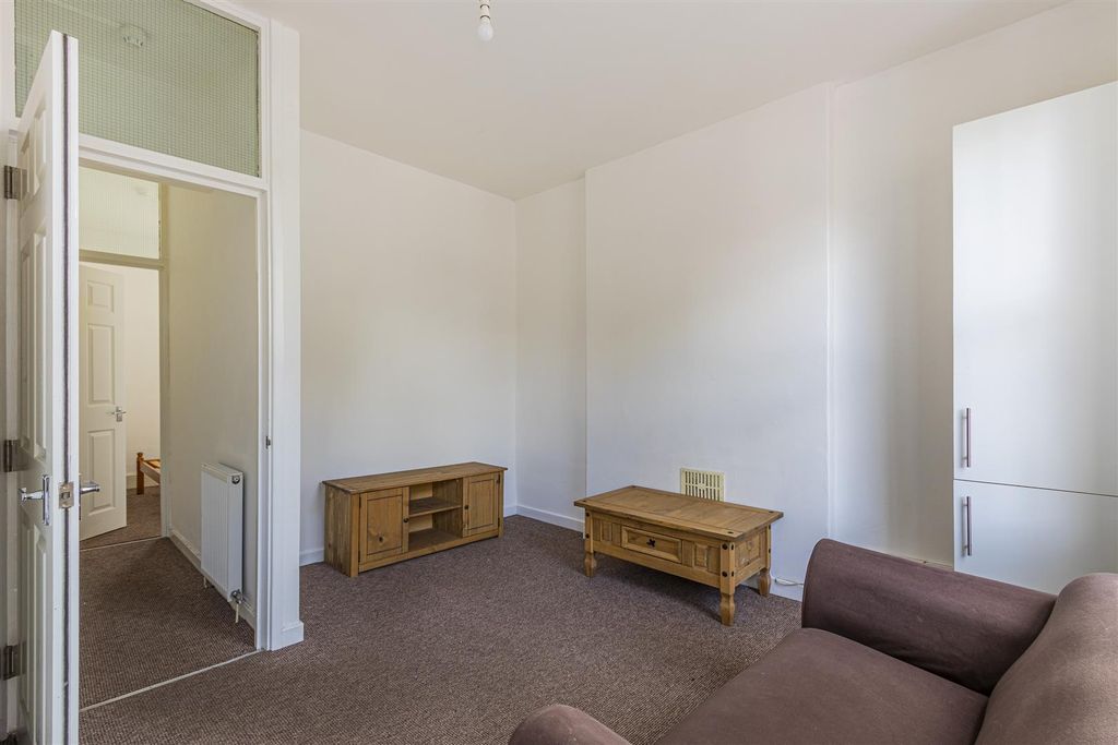 Property photo 3 of 10 Romilly Road 119, 3-4.Jpg