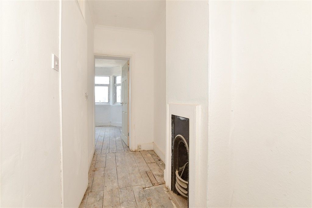 Property photo 2 of 12 Hallway