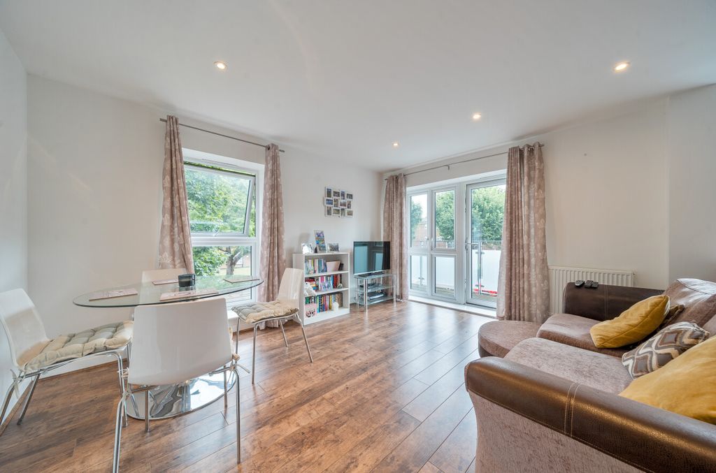 Property photo 1 of 11