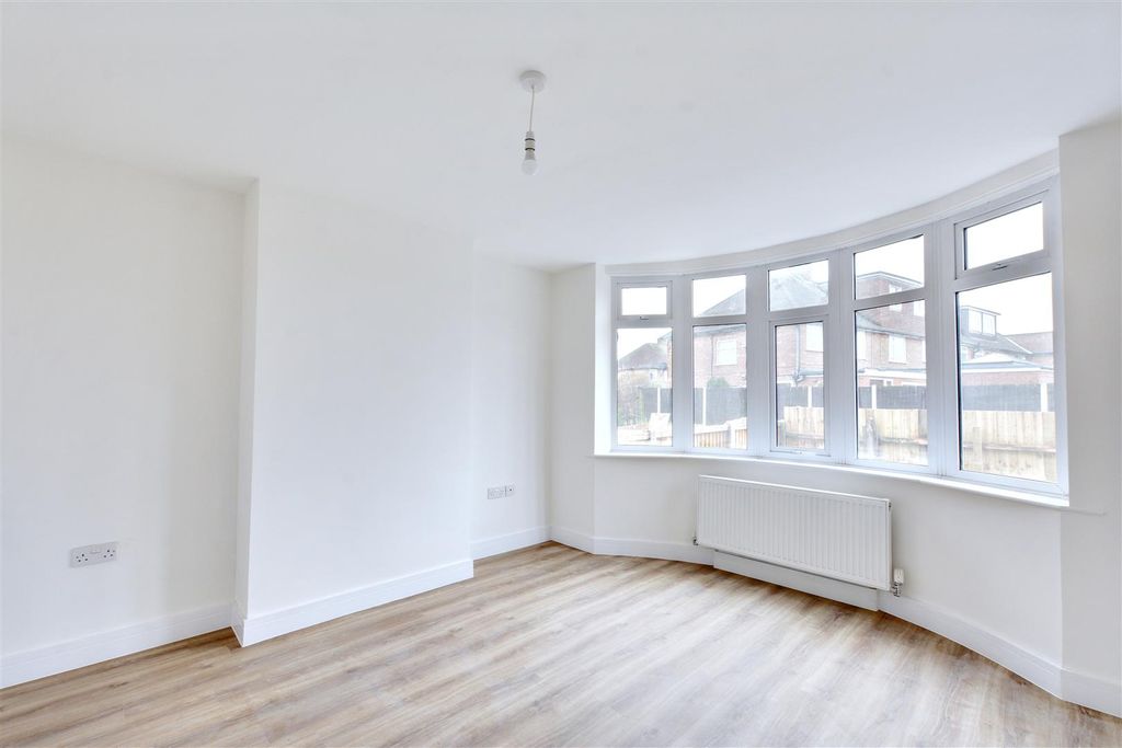 Property photo 2 of 19 Lounge.Jpeg