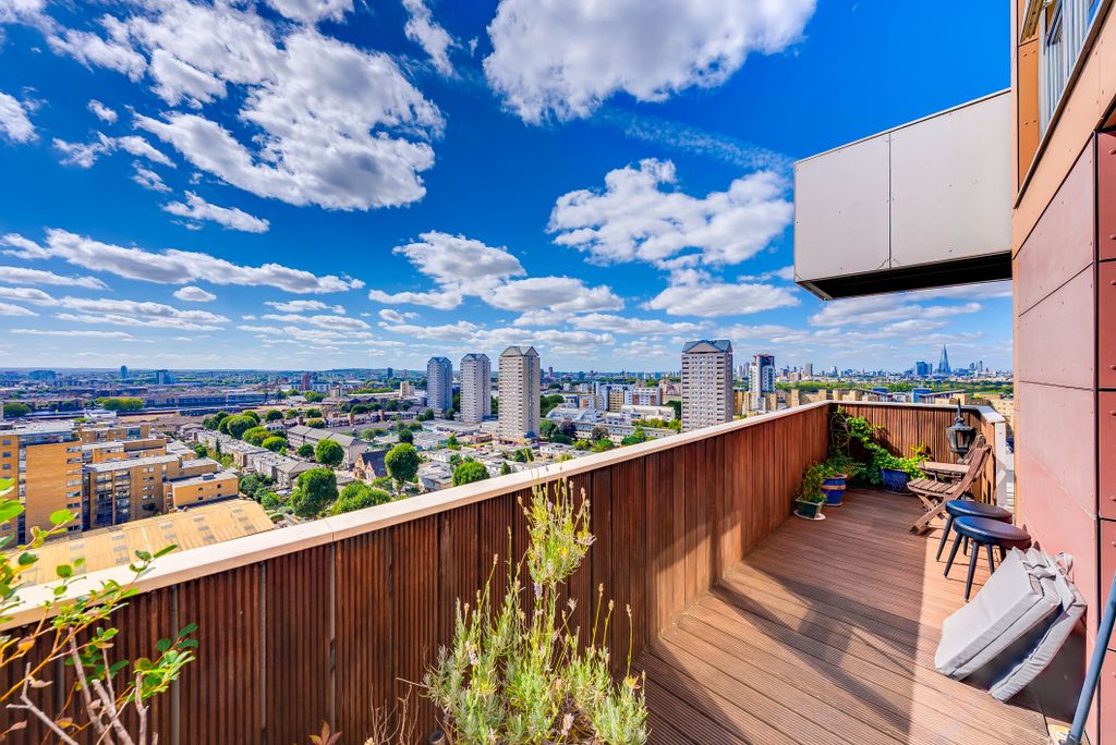 Property photo 2 of 28 A7S03219Hdr