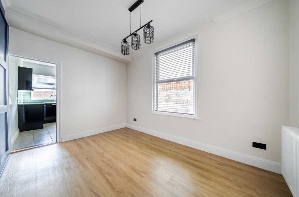 Property photo 3 of 14 1525345-2-6Ab3B09...
