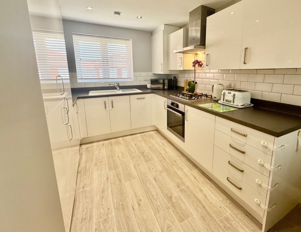 Property photo 3 of 11 40454113