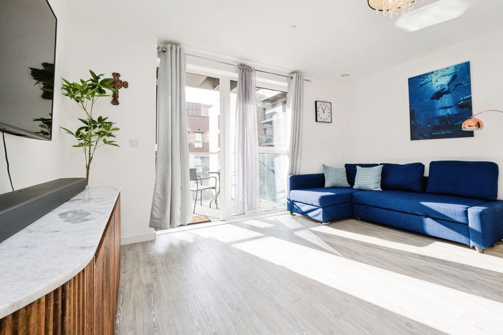 Property photo 1 of 17 7