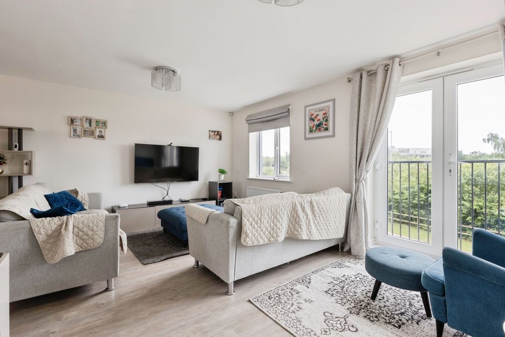 Property photo 3 of 17 Pbox-Img.Jpg