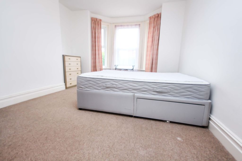 Property photo 3 of 12 Photo 16
