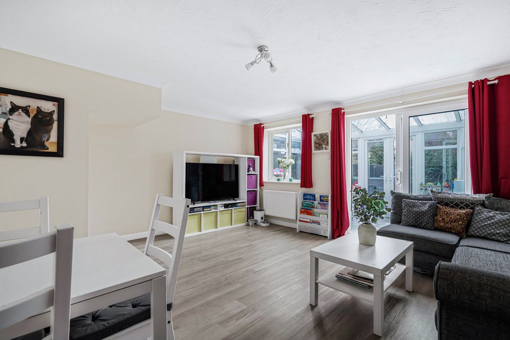 Property photo 2 of 20