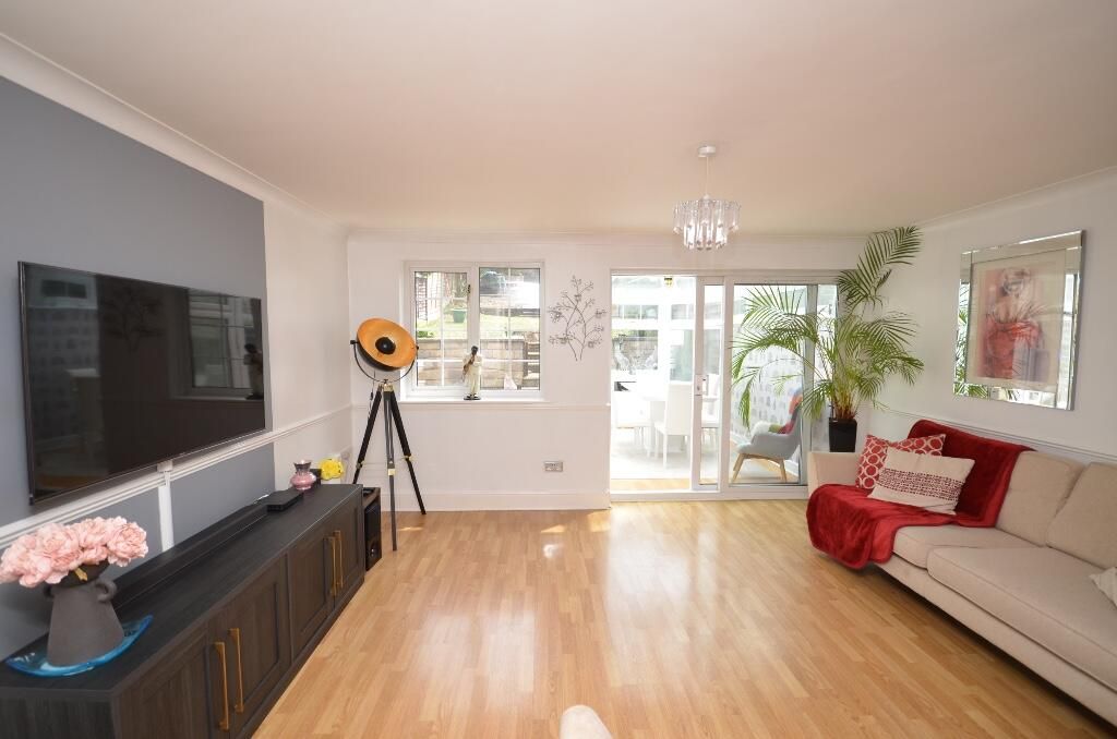 Property photo 3 of 23
