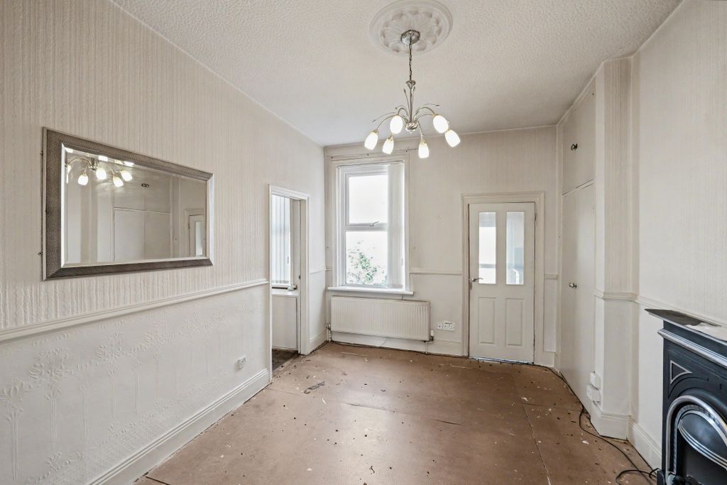 Property photo 2 of 15 95 Eglesfield Road, South Shields, Tyne And Wear, Ne33 5Pu