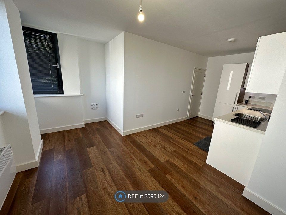 Property photo 1 of 7 Main Room