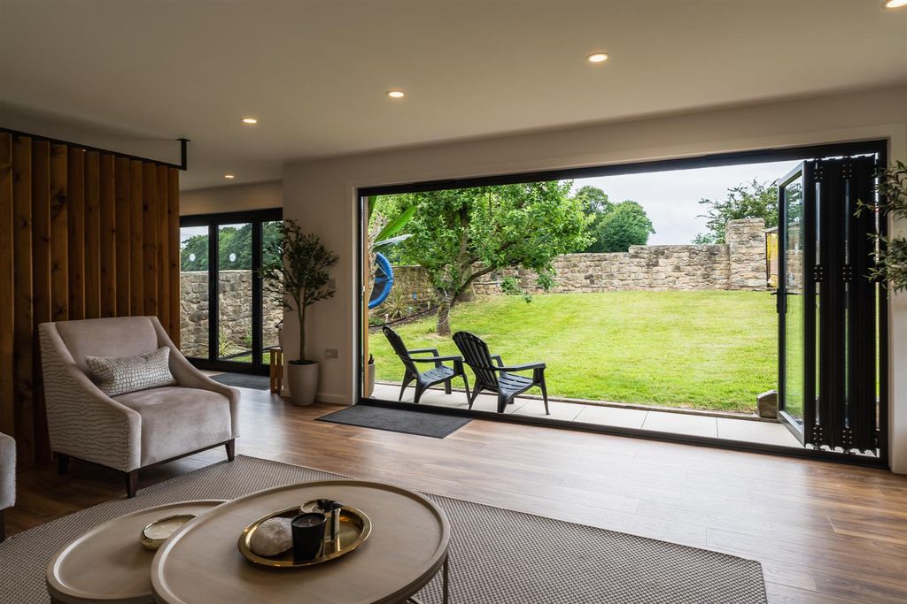 Property photo 3 of 47 Lounge Bar/Gym