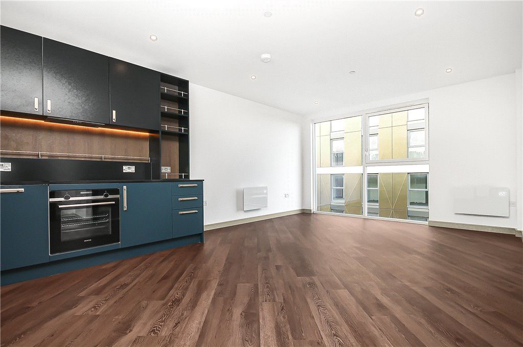 Property photo 1 of 10 Reception/Kitchen