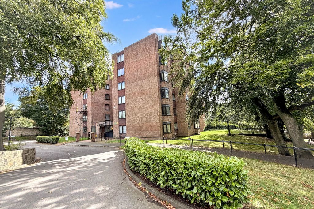 Property photo 1 of 15 Flat 70, Benwell Close, Benwell Grange, Newcastle Upon Tyne, Ne15 6Rz