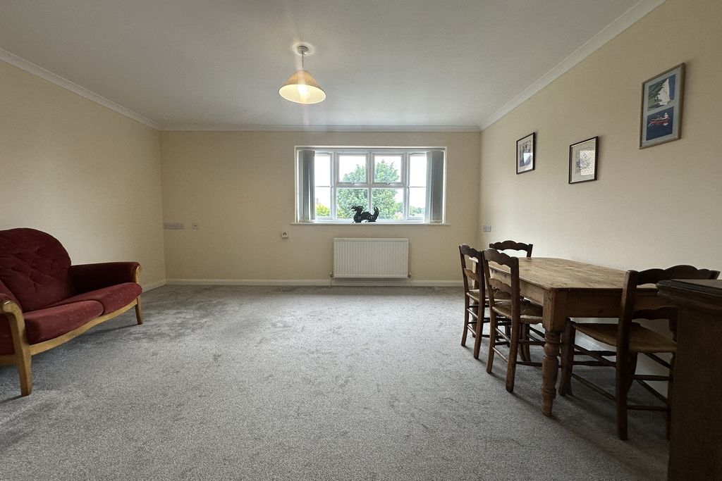 Property photo 3 of 9 Photo 11