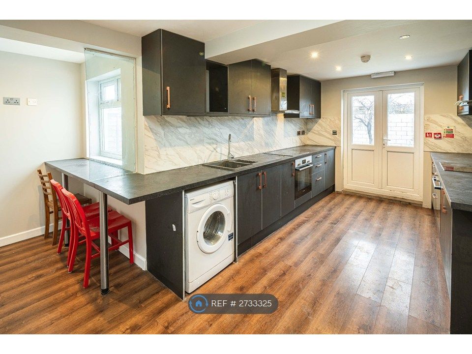 Property photo 3 of 22 Dining Area