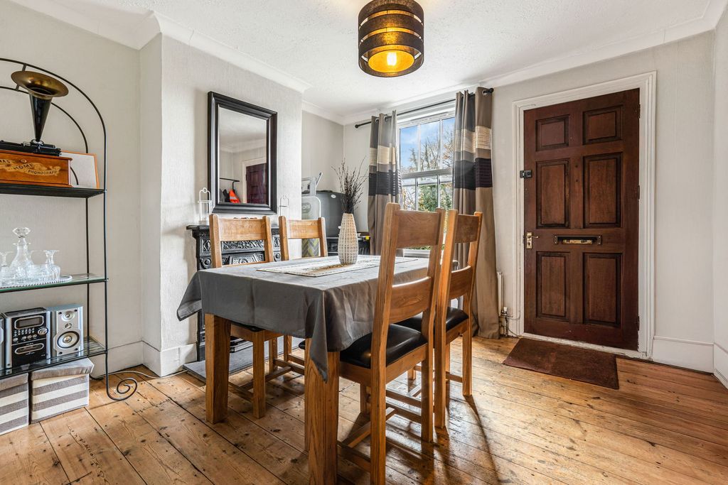 Property photo 2 of 18