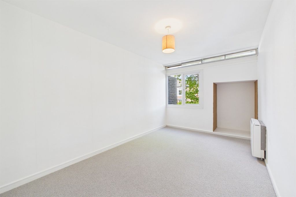 Property photo 3 of 18 Bedroom One