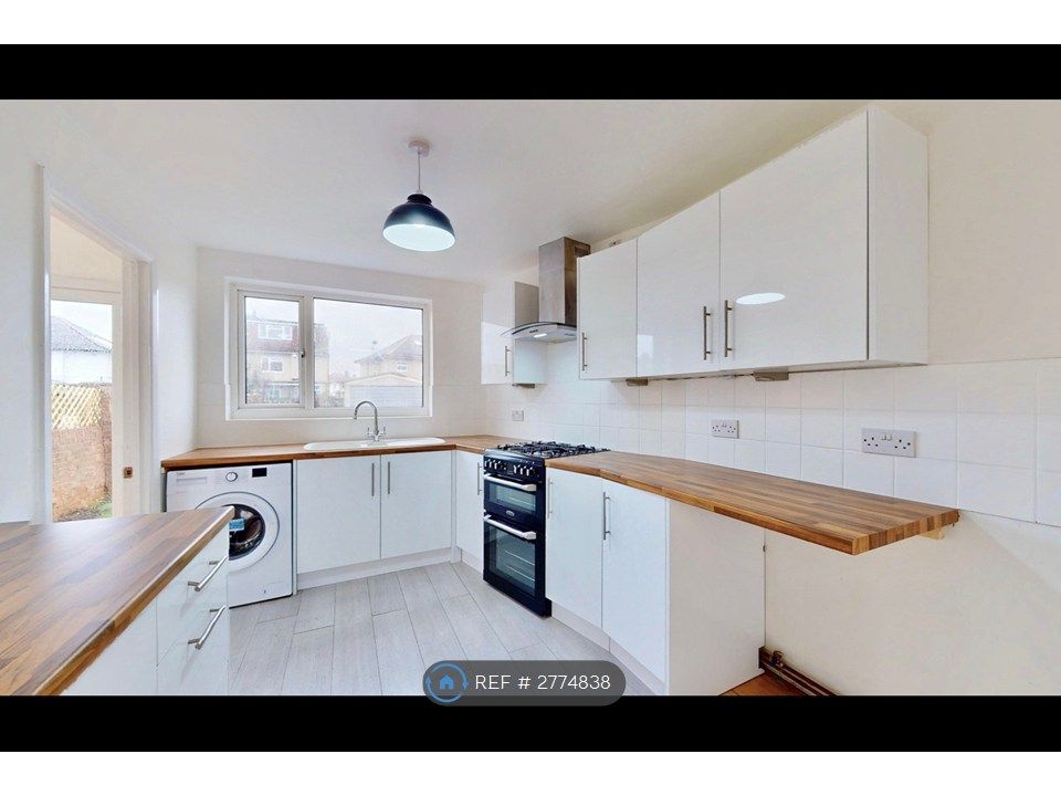 Property photo 2 of 26