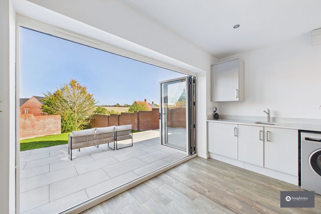 Property photo 3 of 35