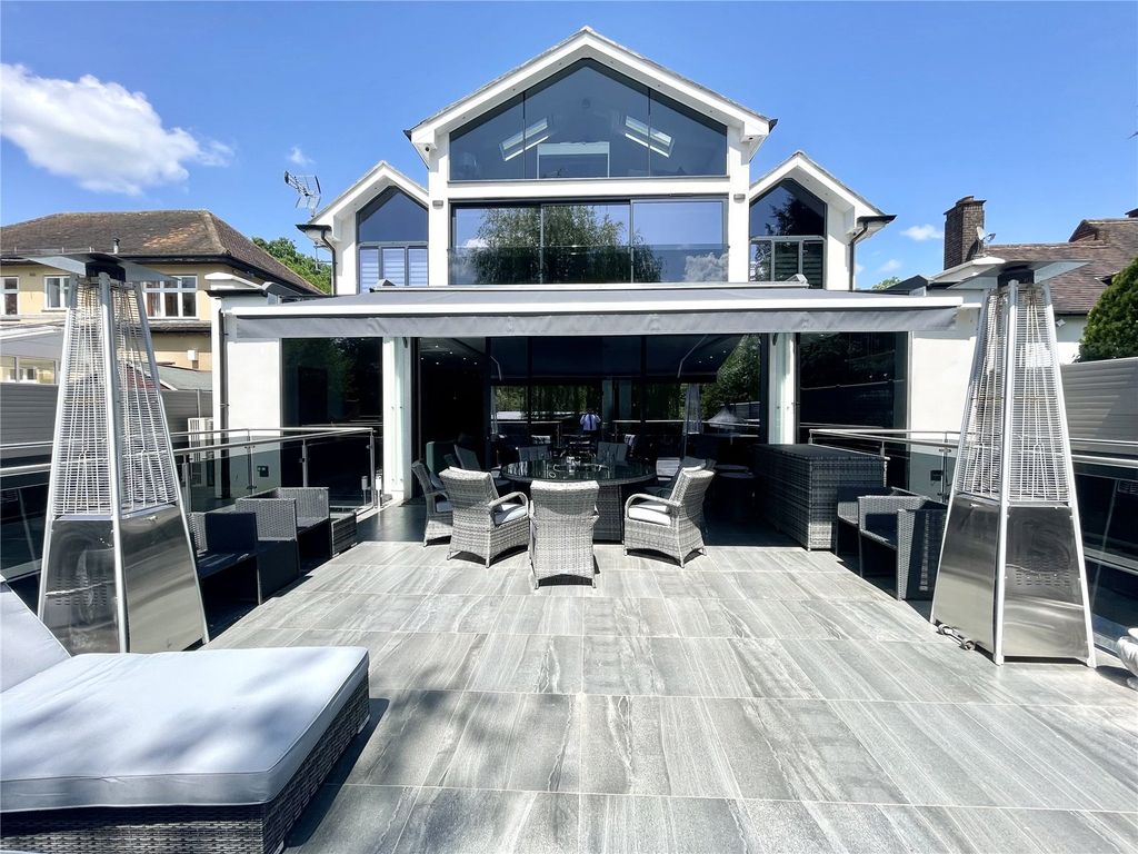 Additional image 30 of 5 bed detached house to rentWaggon Road, Barnet EN4