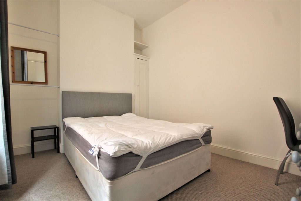 Property photo 3 of 6 Photo 7