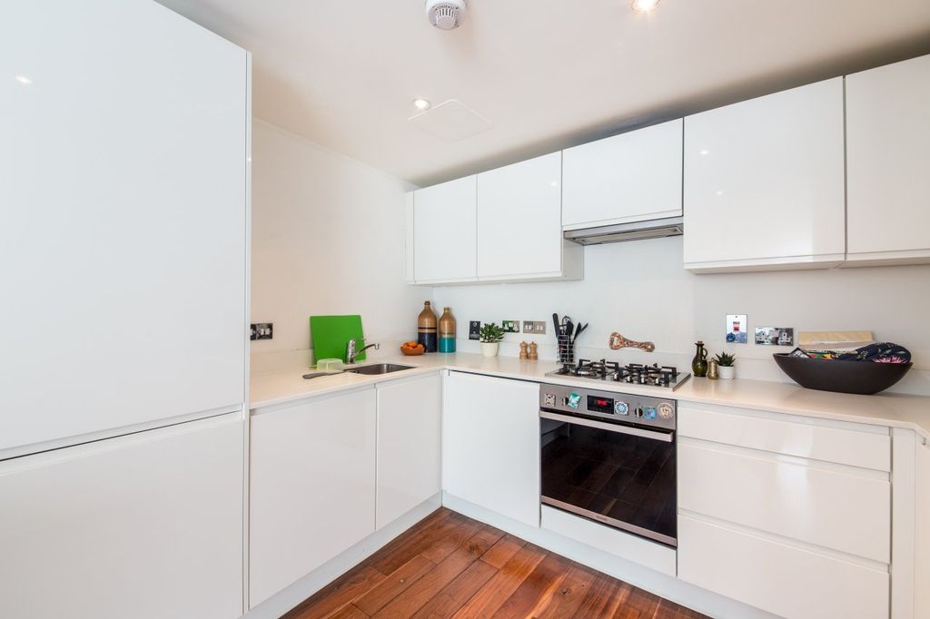 Property photo 2 of 8 Kitchen
