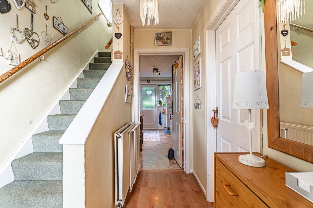 Property photo 3 of 27