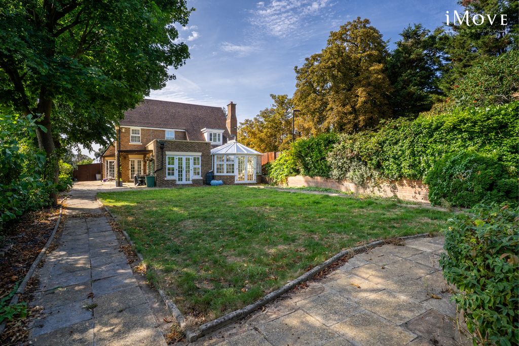 Property photo 2 of 40