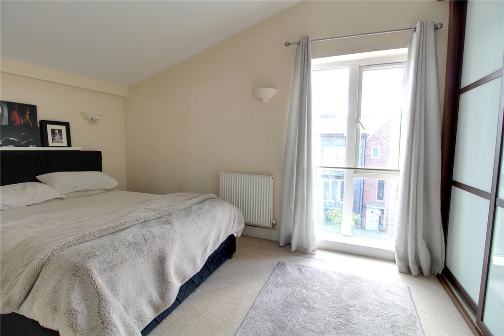 Property photo 3 of 12 Picture No. 01