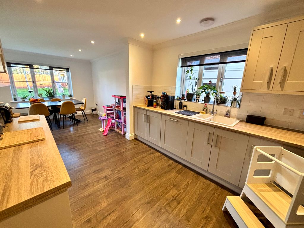 Property photo 3 of 33 Image