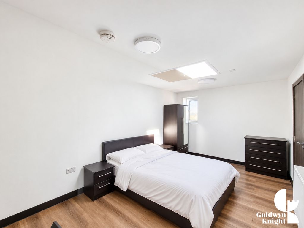Property photo 2 of 9 Bright Minimalist Bedroom Interior