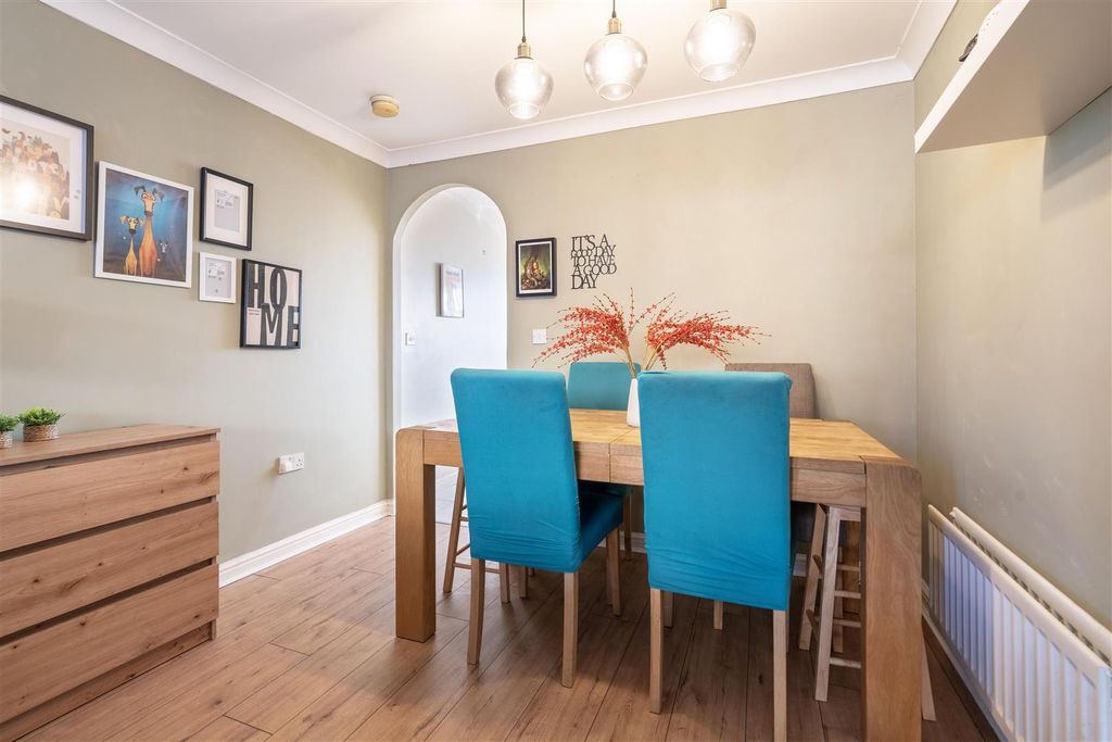 Property photo 3 of 7 Dining Area