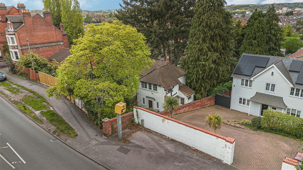 Property photo 1 of 17