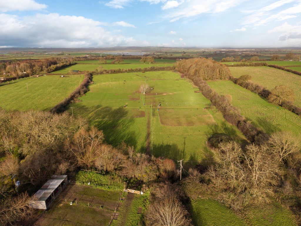 Property photo 3 of 22 Paddock