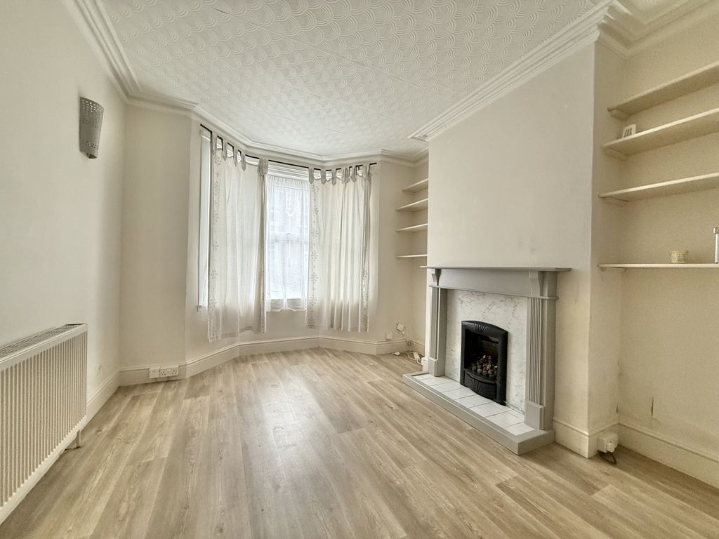 Property photo 2 of 17 Photo 2