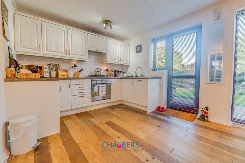 Property photo 2 of 31 Kitchen/Diner