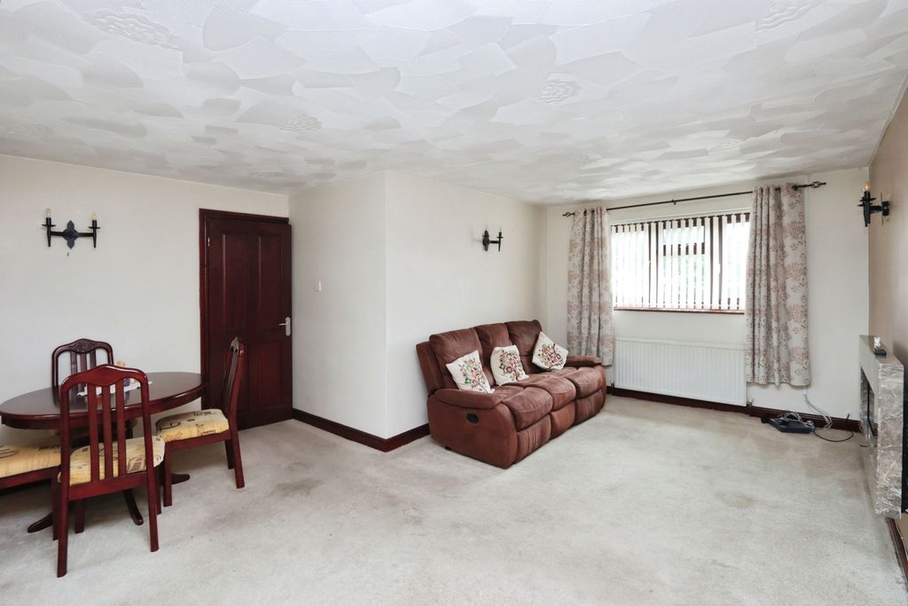 Property photo 3 of 25 Pbox-Img.Jpg