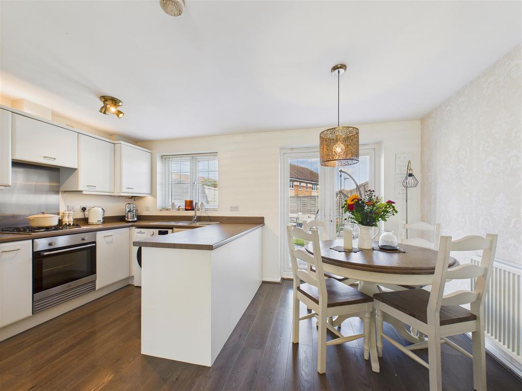 Property photo 2 of 13 Dining Kitchen