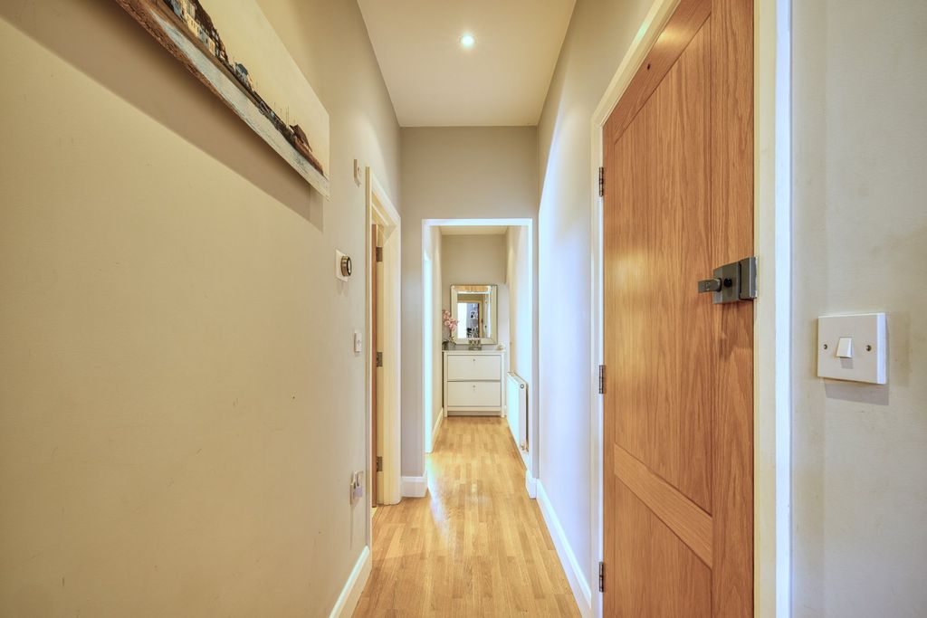 Property photo 2 of 8 Picture 2