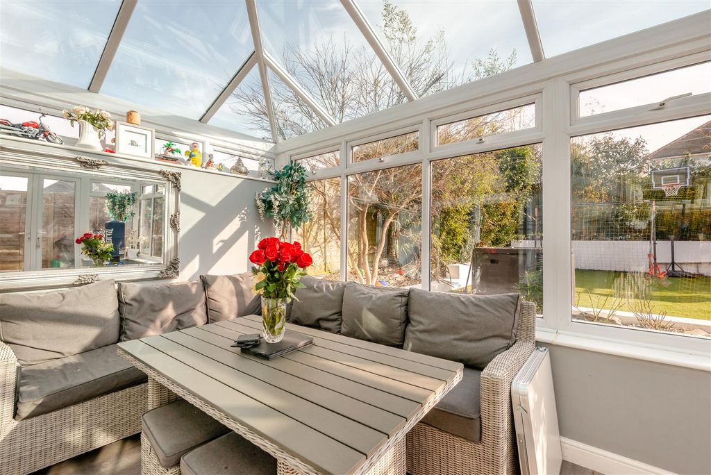 Property photo 3 of 18 Conservatory