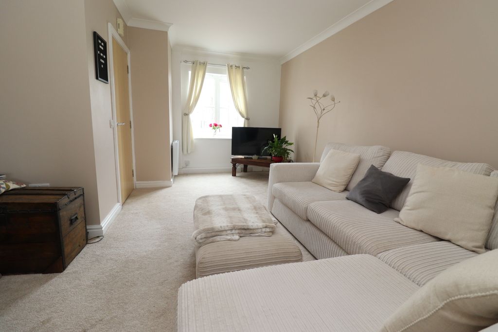 Property photo 3 of 11 Img_9528