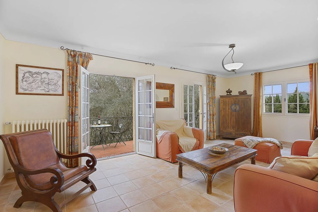 Property photo 1 of 31