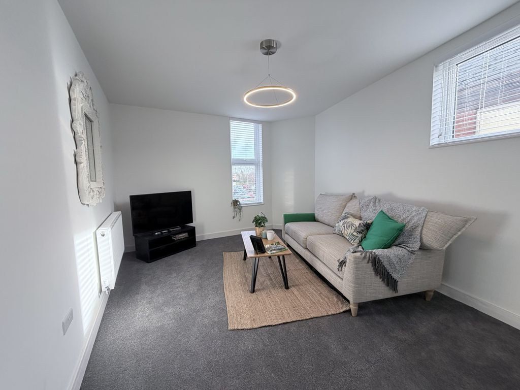 Property photo 3 of 8 Img_7873