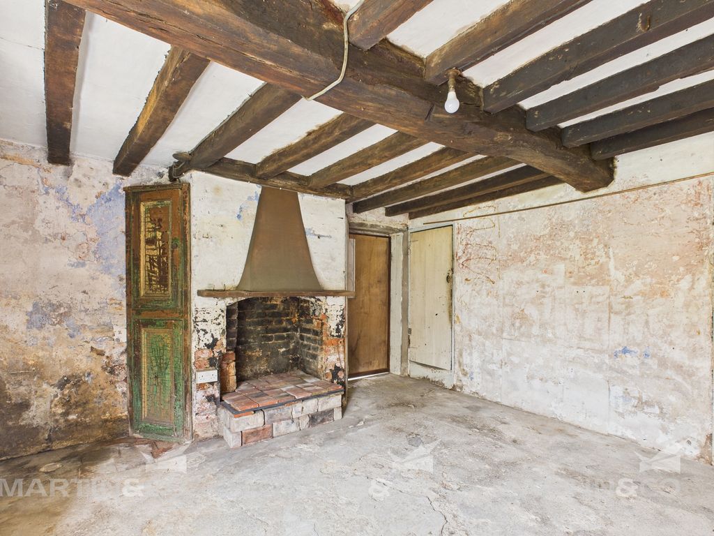 Property photo 3 of 27 Cam02406G0-Pr0448-Still013