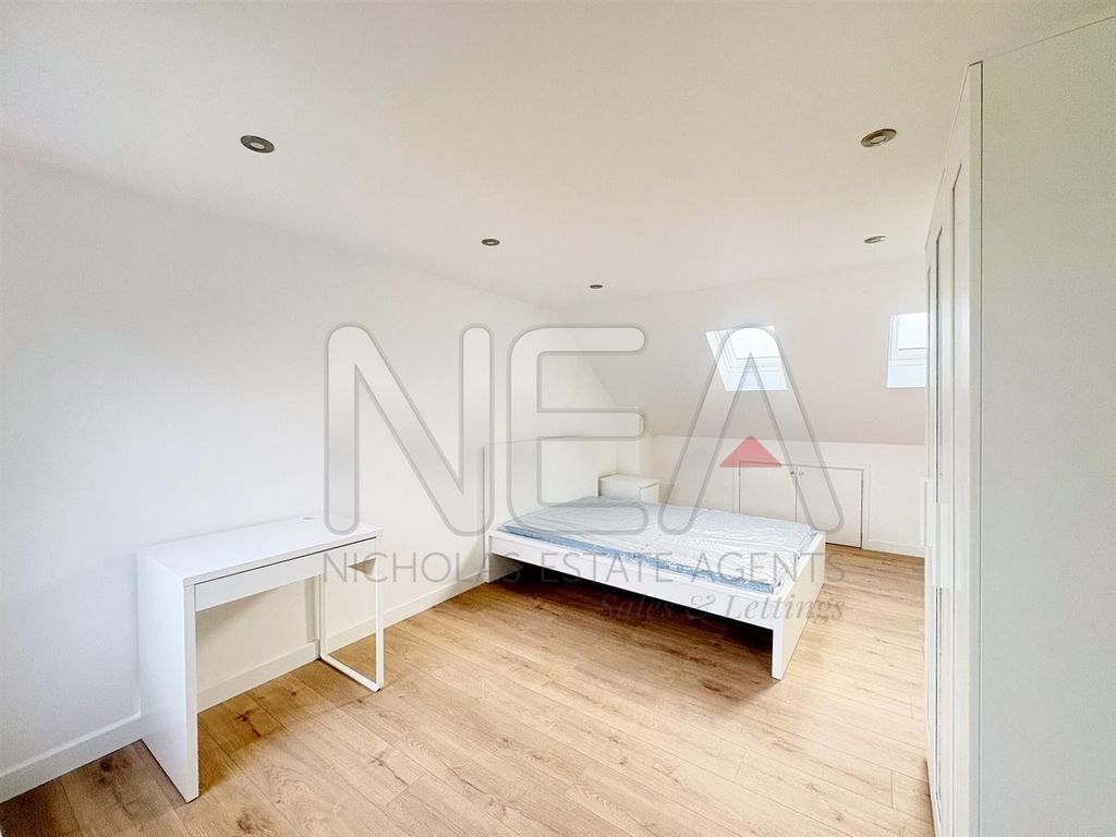 Property photo 3 of 6 Room Four