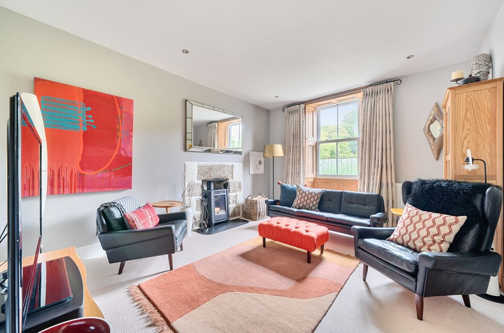 Property photo 2 of 45 1354535-15-68c447...