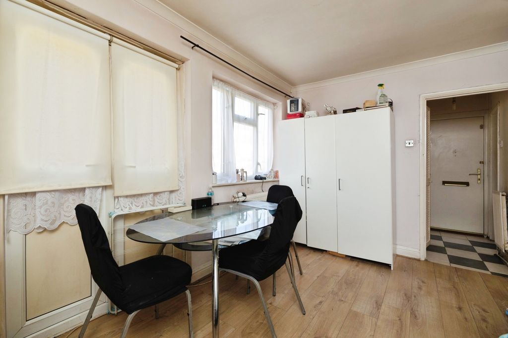 Property photo 2 of 15 Pbox-Img.Jpg