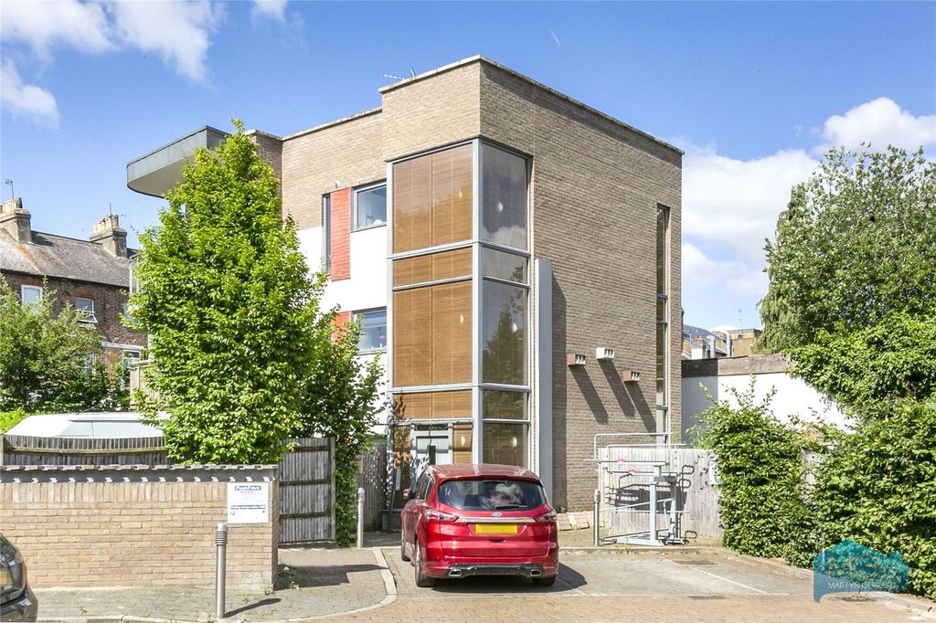 Property photo 1 of 15 Picture No. 02