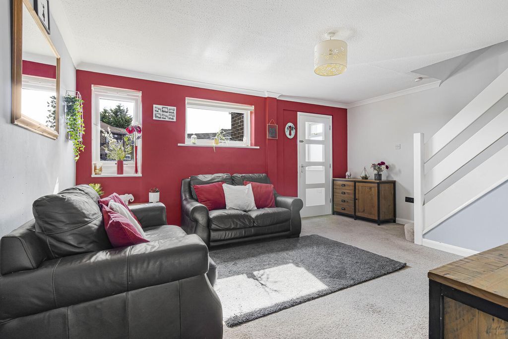 Property photo 3 of 14 Living Room